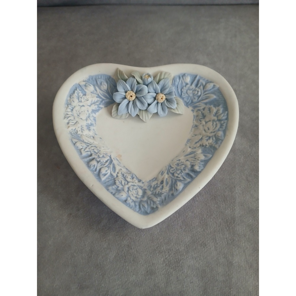 Vintage Heart Shaped Ceramic Trinket Dish Blue White 3D Floral Jewelry Tray